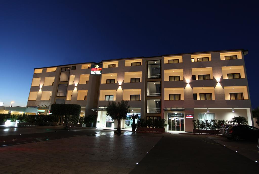 Hotel Briganti คัวเลียโน ภายนอก รูปภาพ