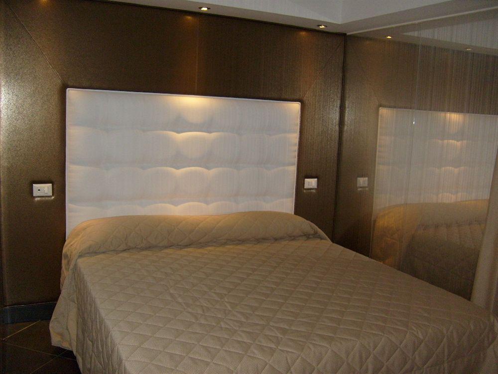 Hotel Briganti คัวเลียโน ภายนอก รูปภาพ
