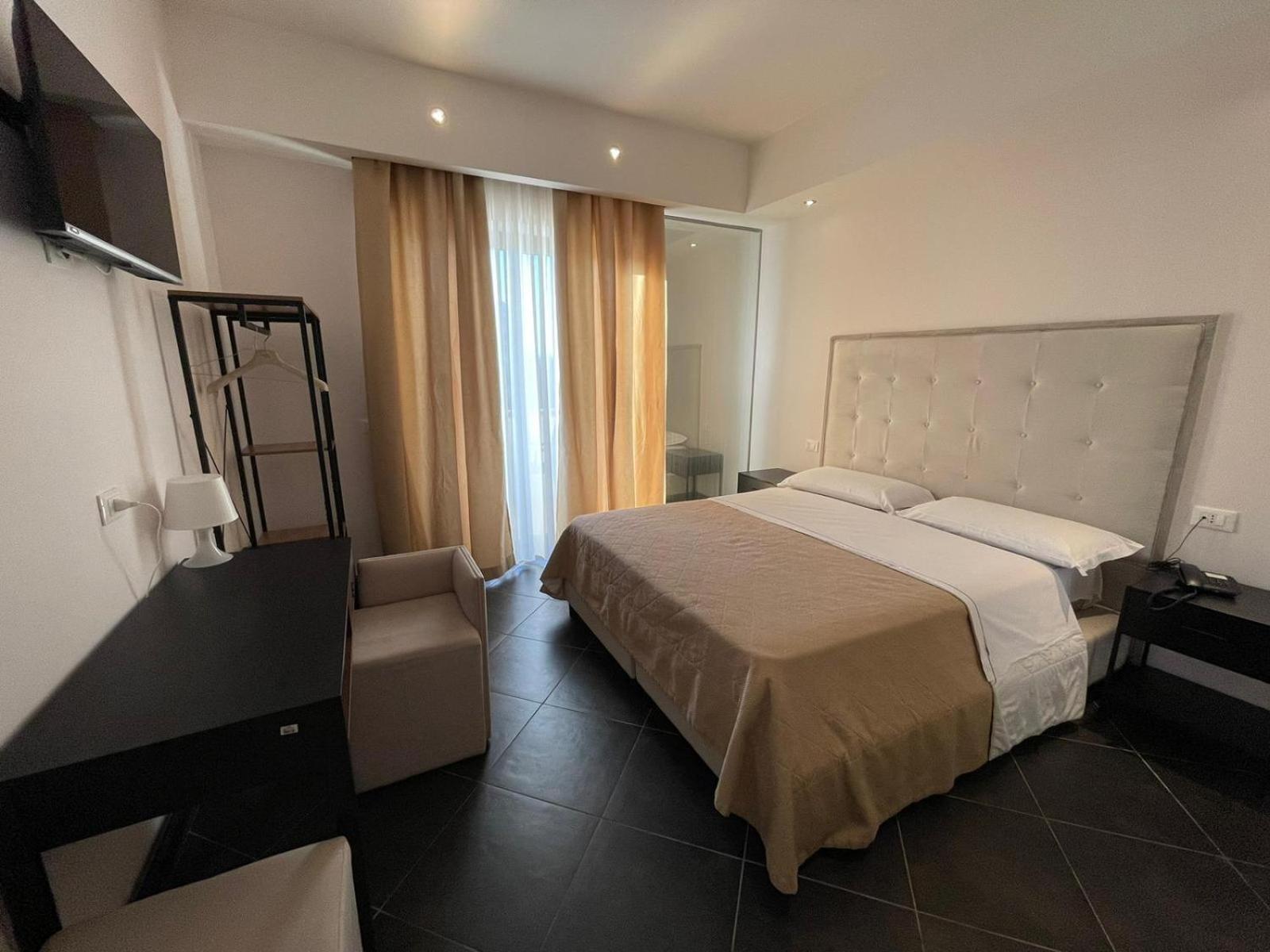 Hotel Briganti คัวเลียโน ภายนอก รูปภาพ