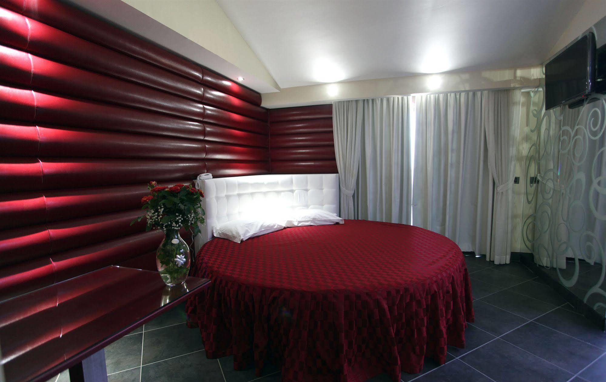 Hotel Briganti คัวเลียโน ภายนอก รูปภาพ